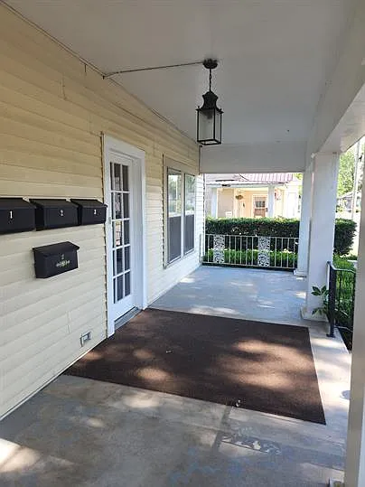 203 S Cravens St, Clarksville - 4 — Photo 2