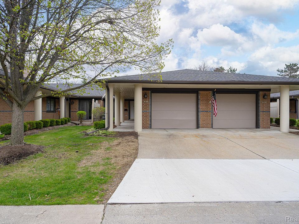 1st image of 936 Wexford Way
