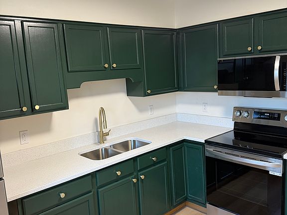 3rd image of 1161 Minns Dr #6