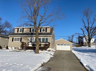 302 Harper St, Norway, IA 52318