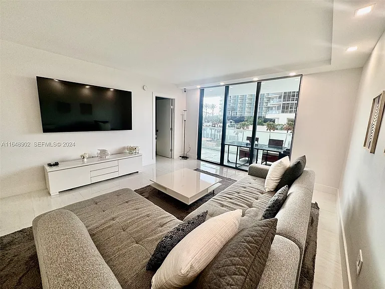 9801 Collins Ave #5U — Photo 17