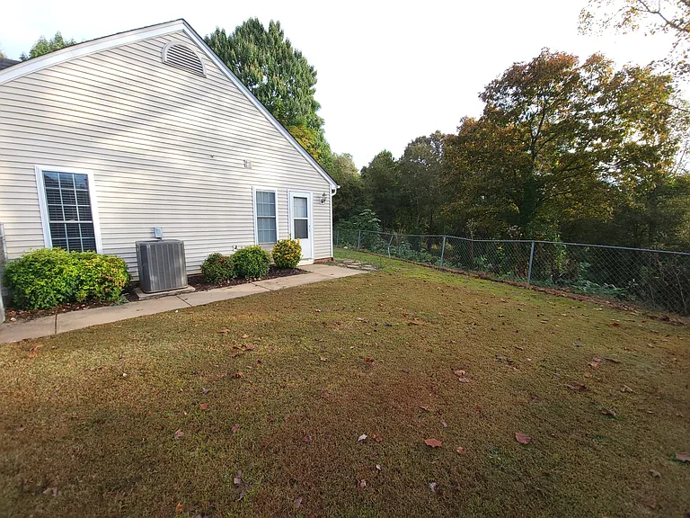 324 Weeping Willow Dr — Photo 18