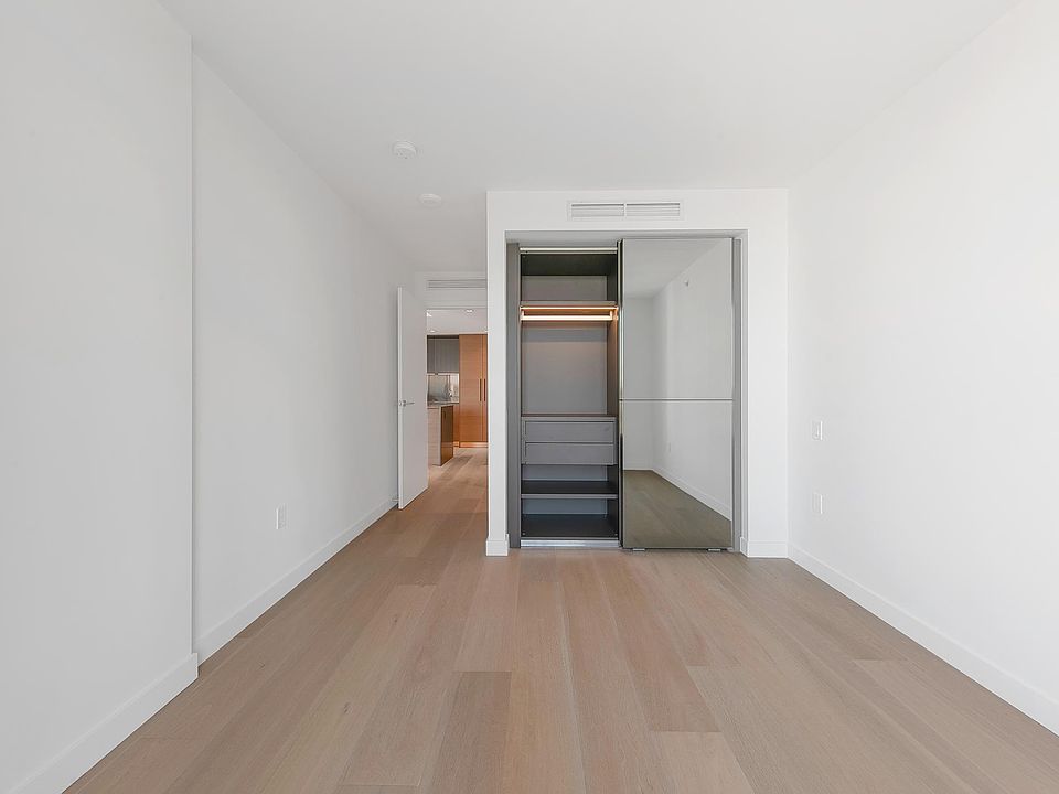 1st image of 1289 Hornby St #1912