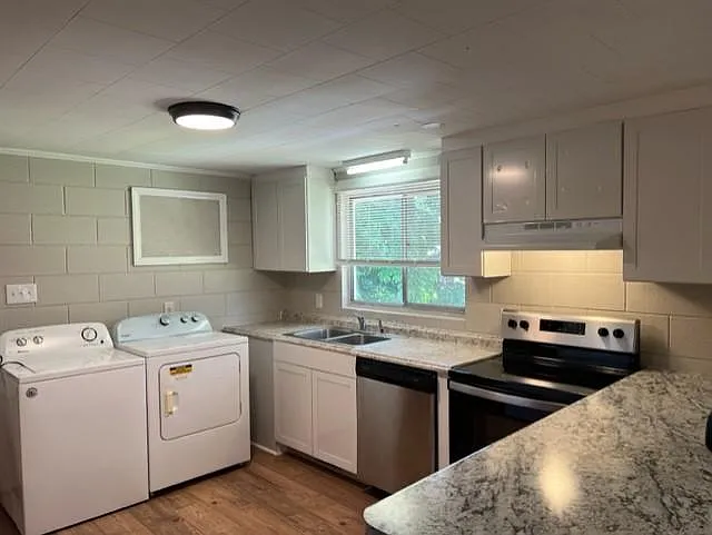 1500 Collegeview Ave #1 — Photo 5