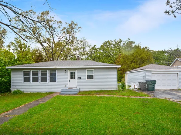 904 Warrior Dr, Round Lake Heights, IL 60073