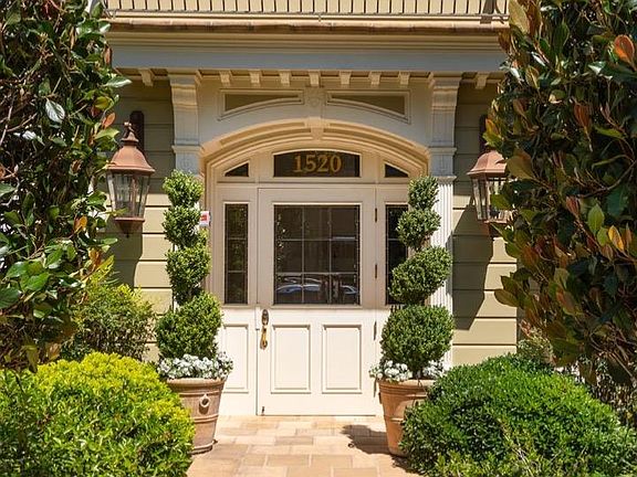 2nd image of 1520 Floribunda Ave APT 201