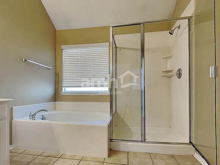 9613 Glenshee Dr — Photo 13