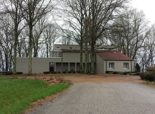 300 Fairview Ln, Livingston, TN 38570