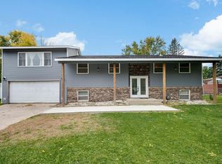 239 16th St NE, Owatonna, MN 55060