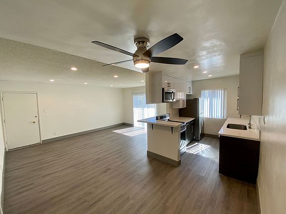 5th image of 3611 Mentone Ave APT 6