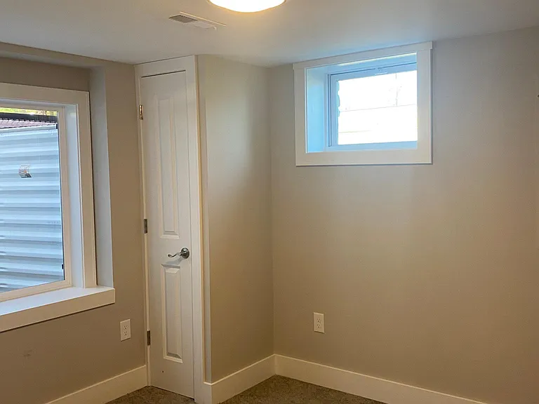 657 London Ave — Photo 17