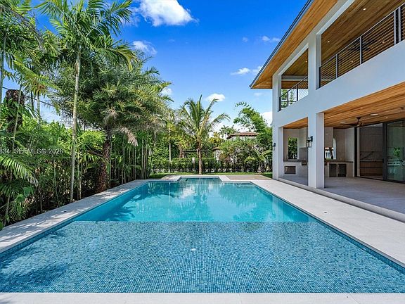 5th image of 5890 SW 82nd St