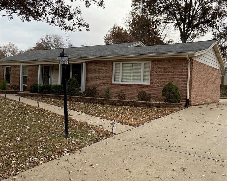 1st image of 327 Meadowbrook Dr
