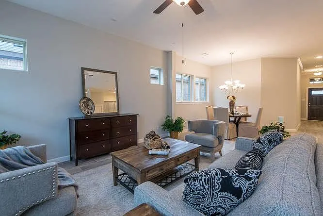 109 Saddle Dr — Photo 24