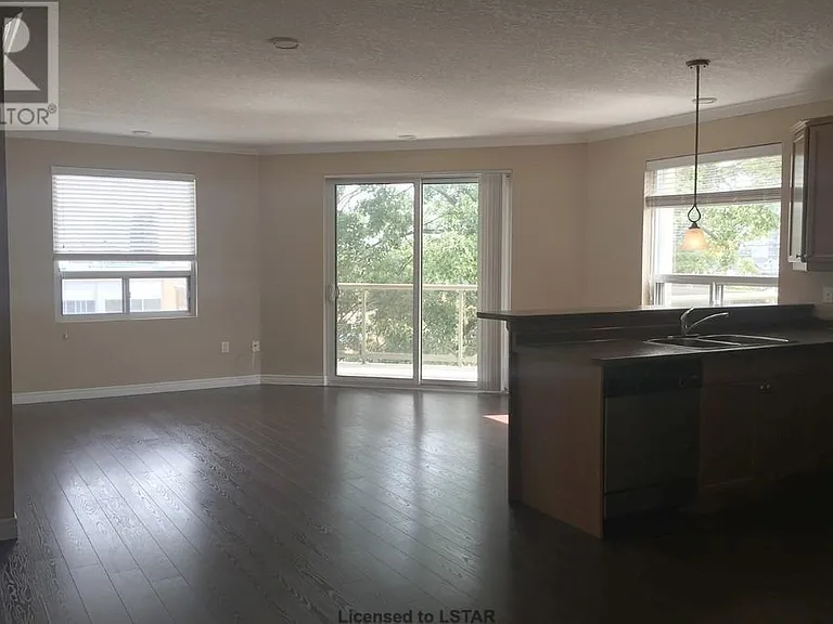 435 Colborne St — Photo 3