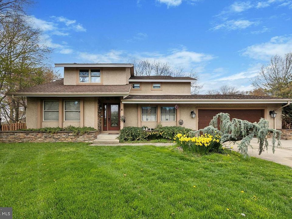 1st image of 4 Fairhaven Ct