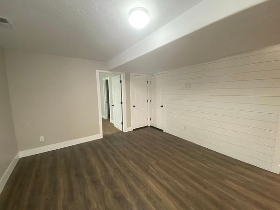 4th image of 973 E Searle Ln #B