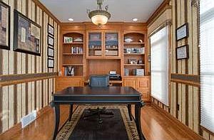 3rd image of 5710 Glen Iris Dr