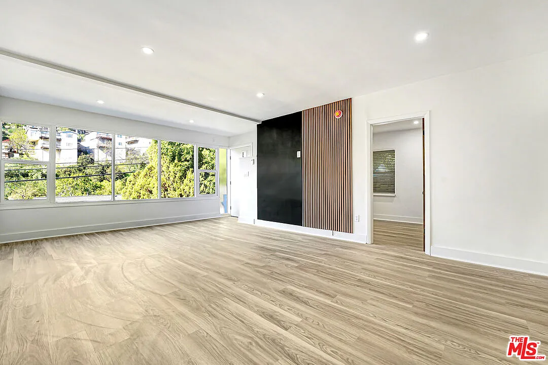 2 bed, 1.0 bath, 800 sqft, $4,650 — Photo 3