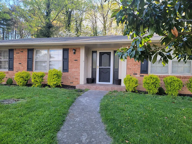 Niblick Cir — Photo 2