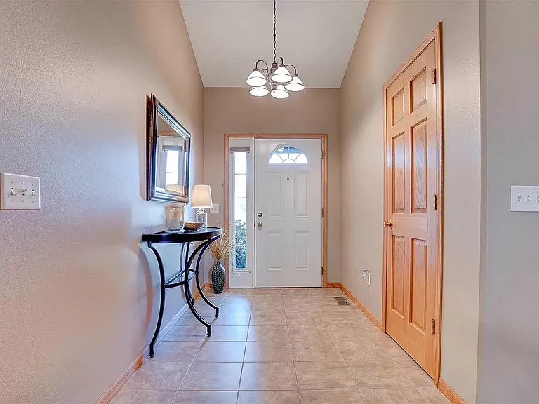 3449 N Jamie Ln — Photo 3