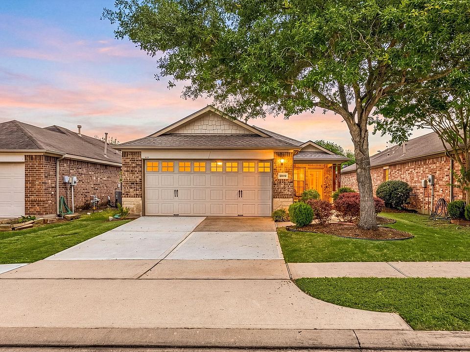 1st image of 1031 Oleander Way