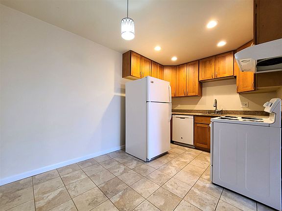 4th image of 1325 Mills St APT 1