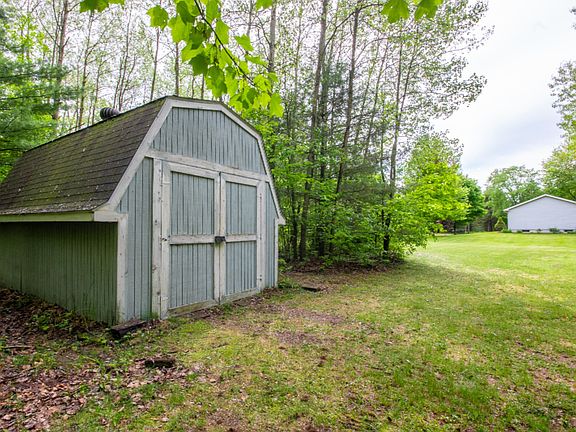 4th image of 12270 Long Lake Dr