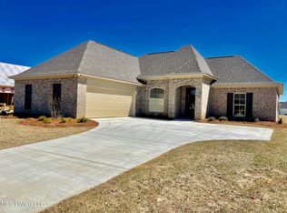472 Aurora Cir, Canton, MS 39046