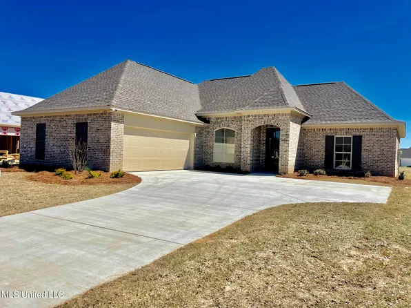 472 Aurora Cir, Canton, MS 39046