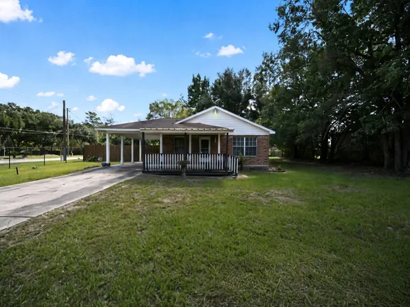 220 N William Barnett Ave, Cleveland, TX 77327