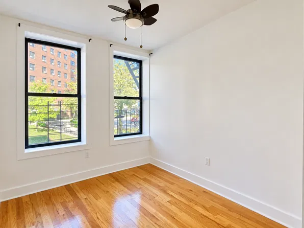 936 Dekalb Avenue image 1 of 7