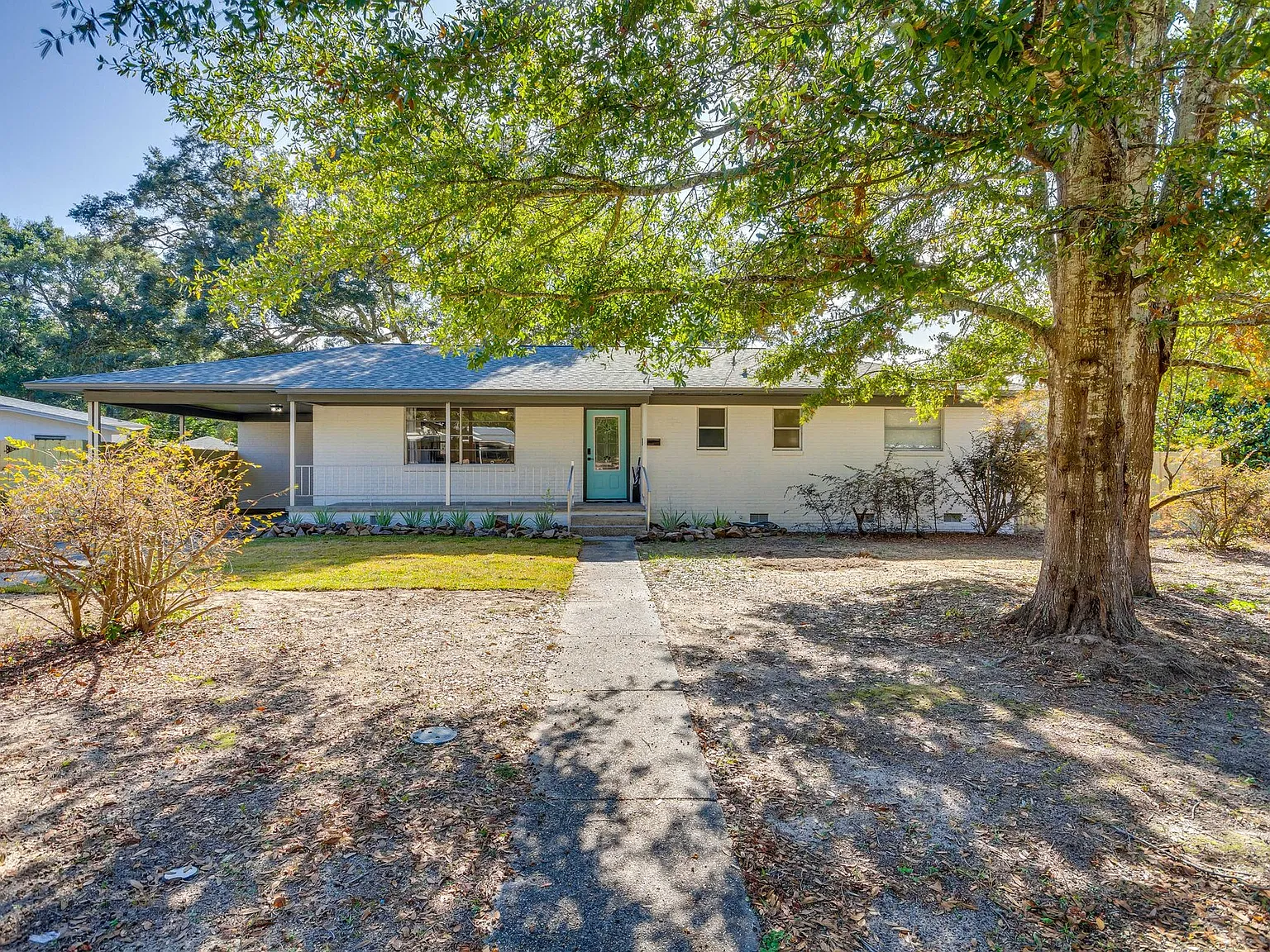 3 bed, 1404 sqft, $1,650 — Photo 1
