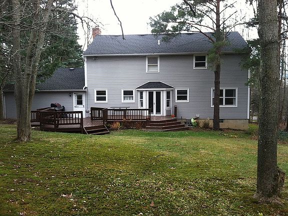 3rd image of 49 Tanglewood Dr W