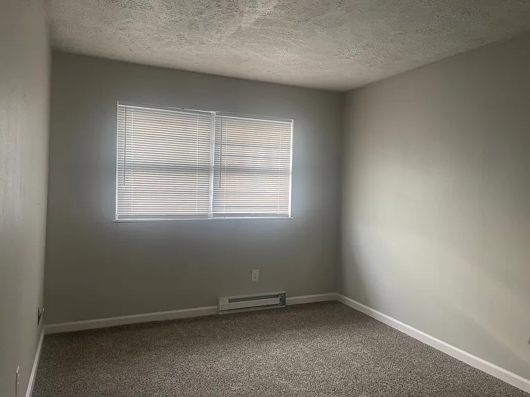 152 E Vienna St — Photo 5