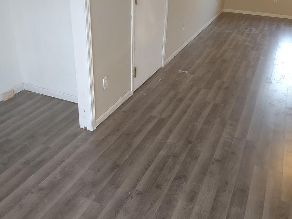 2nd image of 1020 Edgewater Dr #1020