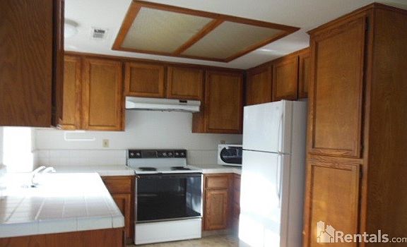 3rd image of 7360 N Woodrow Ave