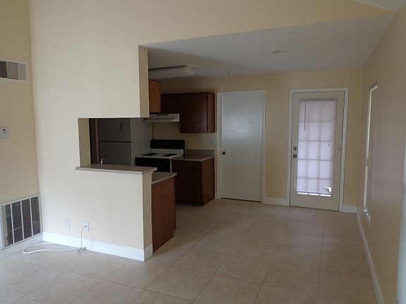 3rd image of 8775 NW 39th St