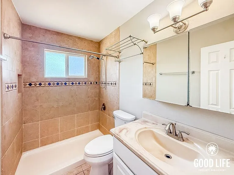 9719 Castaic Ct — Photo 8