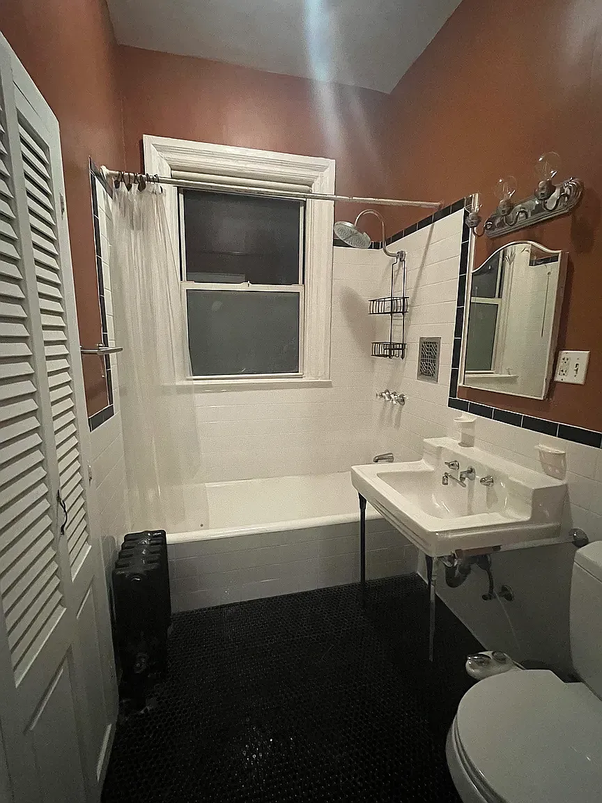 315 East 16th Street — Photo 3
