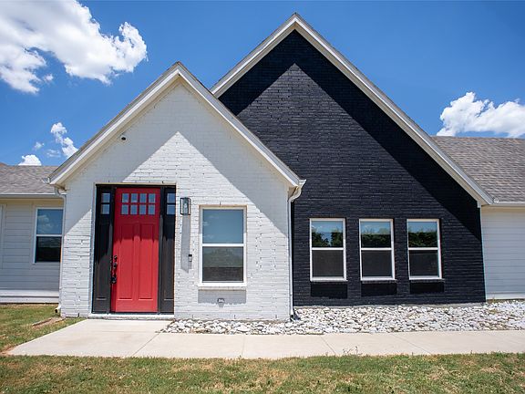 2nd image of 311 Dobbs Trl