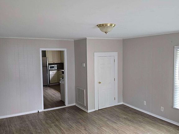 5th image of 2863 Maysville Rd