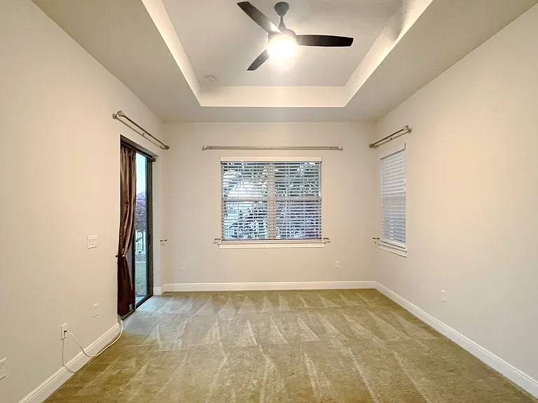 13147 Woodford St — Photo 5