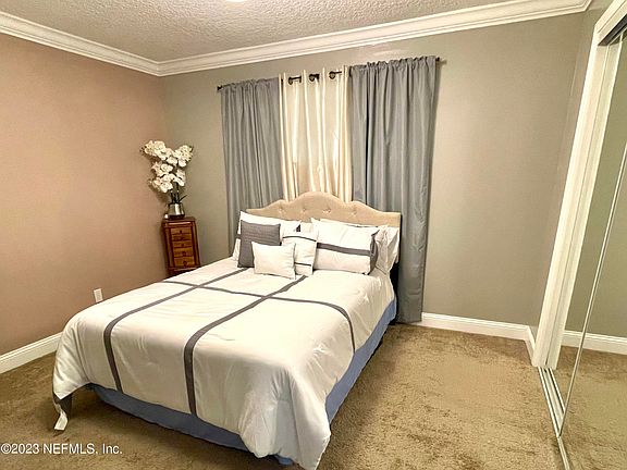 4th image of 7832 SUNNYMEADE Drive N