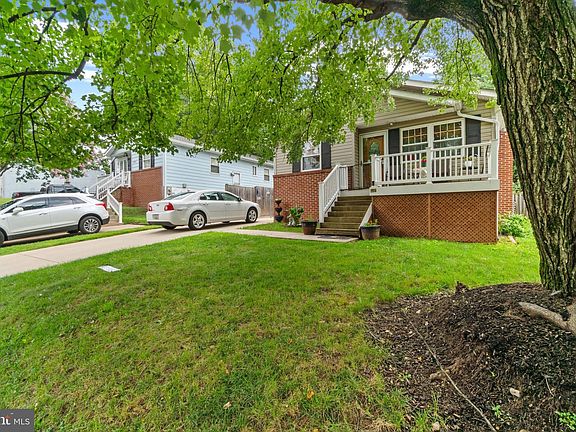 3rd image of 1921 Lincoln Ave