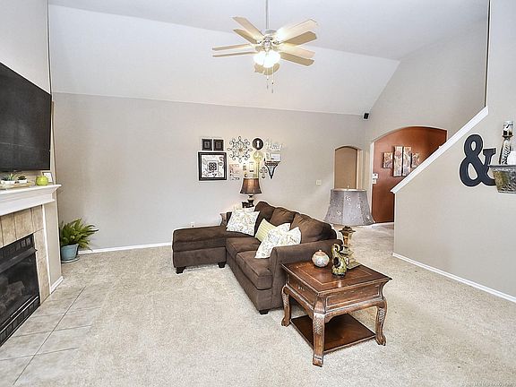 4th image of 3102 S 201 East Ave