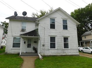 311 W Elk St, Freeport, IL 61032
