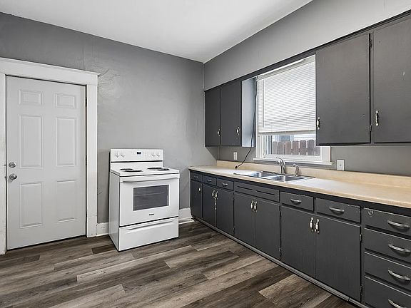 5th image of 2123 Washington St APT A