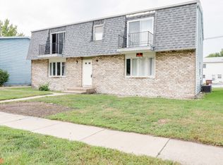 801 Hollycrest Dr, Champaign, IL 61821