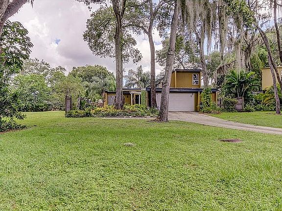3rd image of 8110 N River Shore Dr